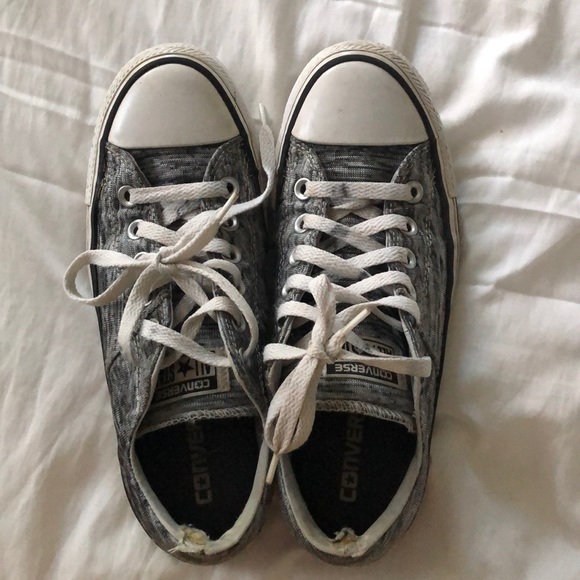 Converses - Picture 3 of 4